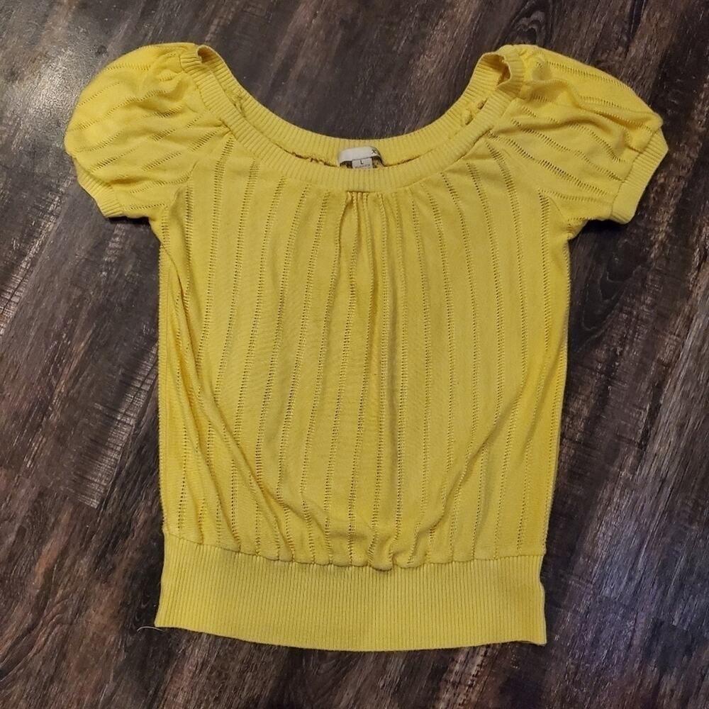xxi Women's Yellow Short Sleeve Sweater shirt Size Large